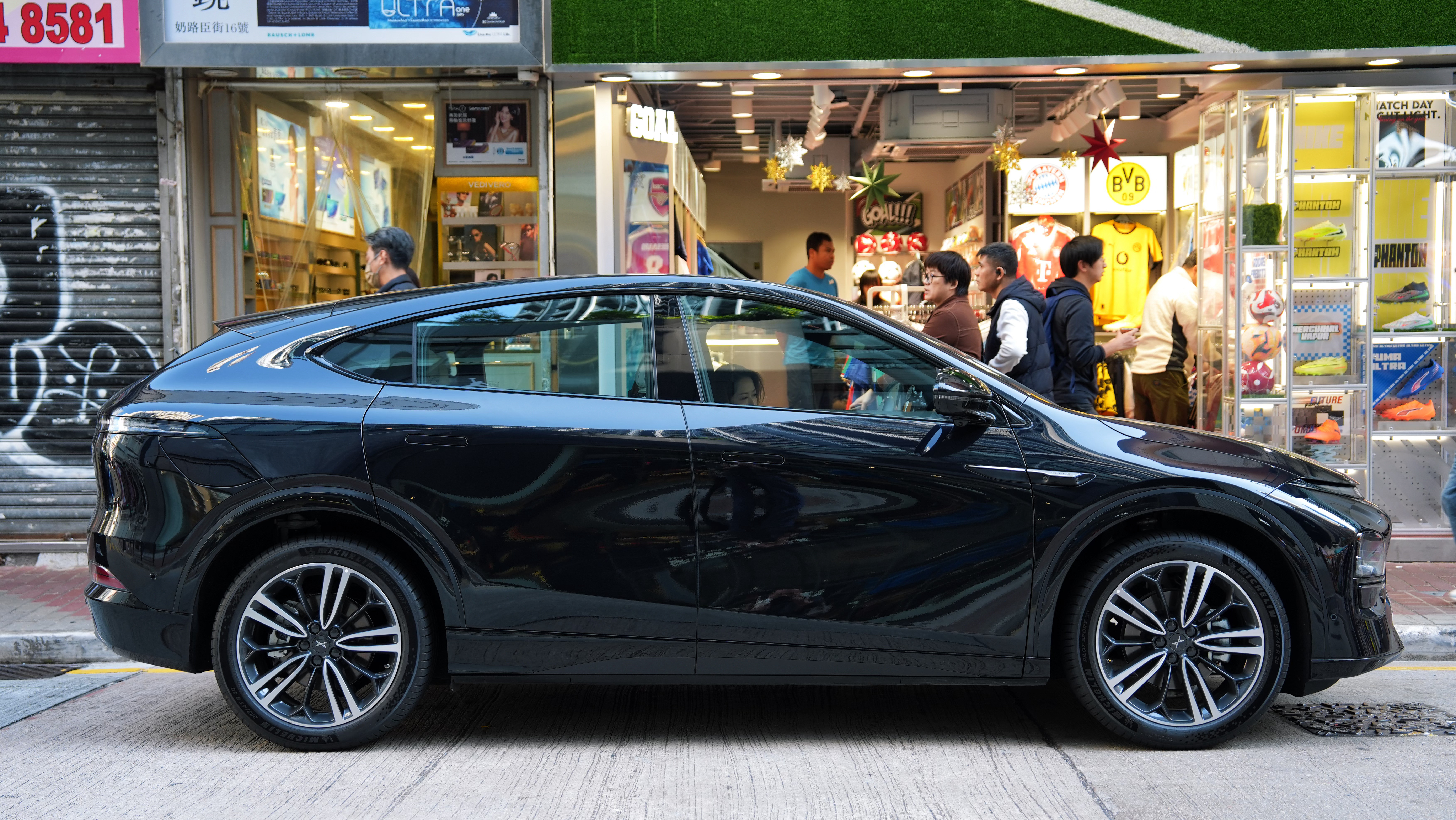 话说，你们知道为啥港车都这么干净了吗，无一例外哦深圳·莲花山公园