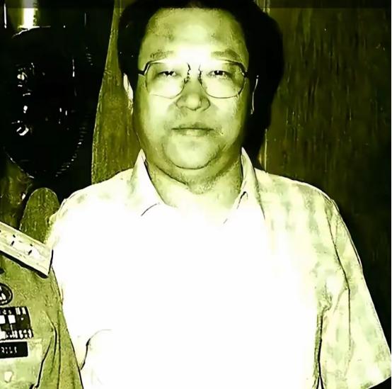 2015年，被囚禁16年，70余岁的双面间谍李志豪出狱回到家中，他是潜伏于台湾军