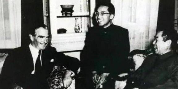 1954年，中国刚打完朝鲜战争，经济快撑不住了，这时接到通知要去日内瓦开会，全世
