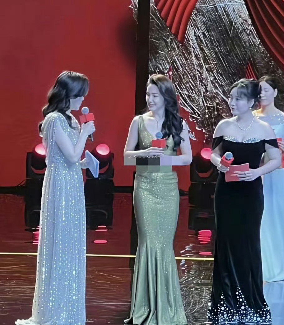 李雪琴这是瘦了多少，身材竟然跟李冰冰不相上下了​