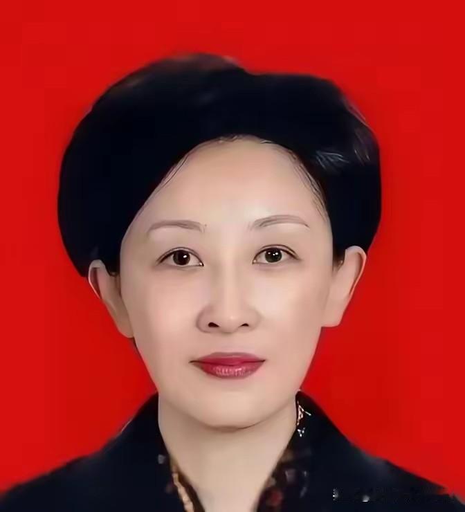 谁能想到郝某能轻易把9.7亿公款装进自己口袋，还策划了从新加坡绕道马尼拉再飞美国