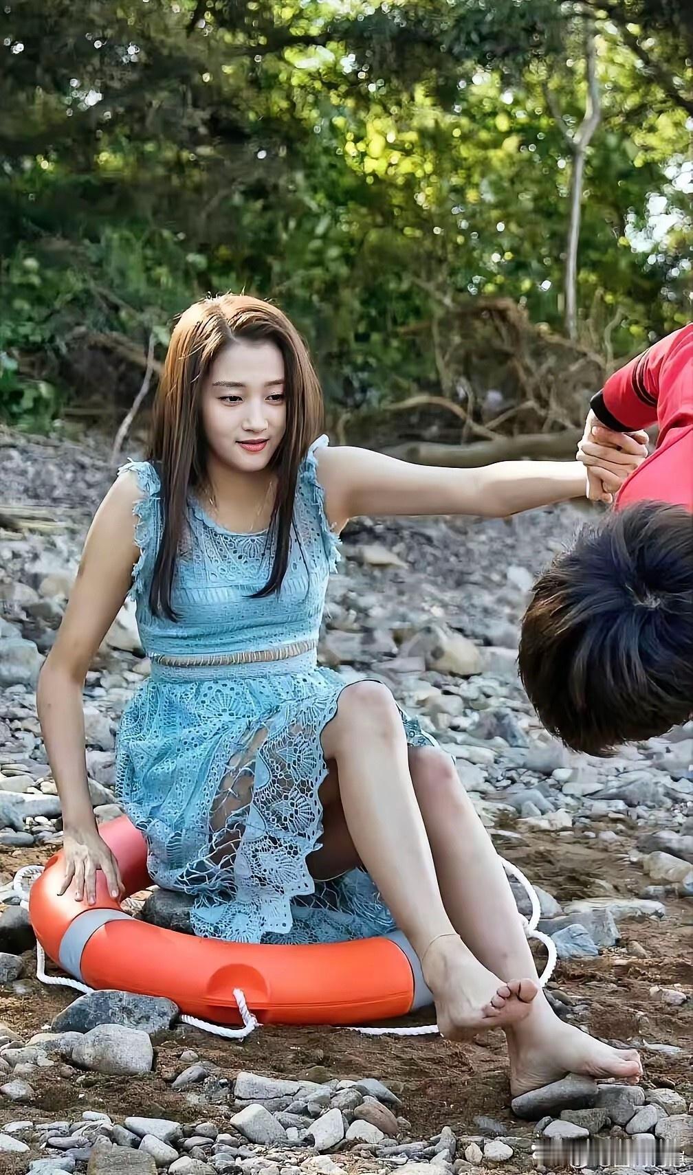 不得不说，这大概是关晓彤牺牲最大的一档综艺节目了吧？