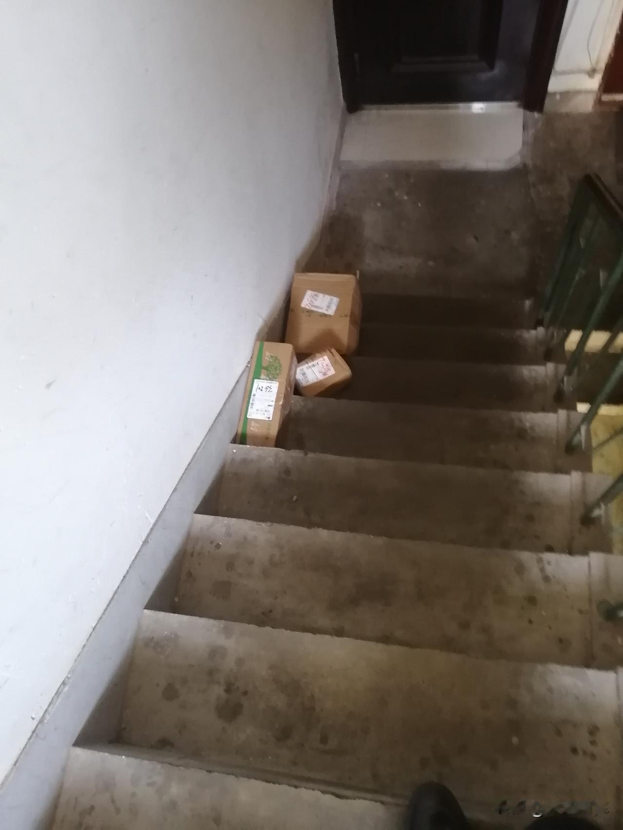 现在许多外国人包括欧美发达国家的人，他们来中国后，非常奇怪中国的安全如此出乎意料