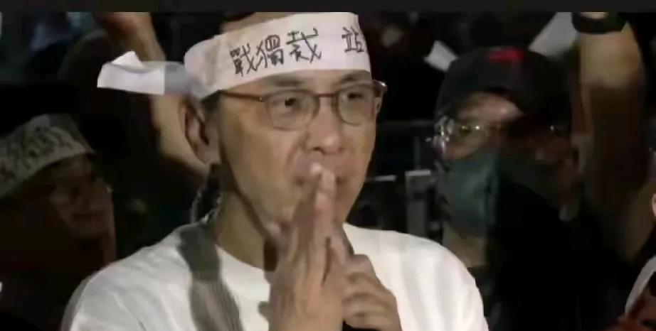 赖当局“黑箱操作”祸台害台。，这个黑箱操作怎么像是最近才有人悟出来，赖清德都操作