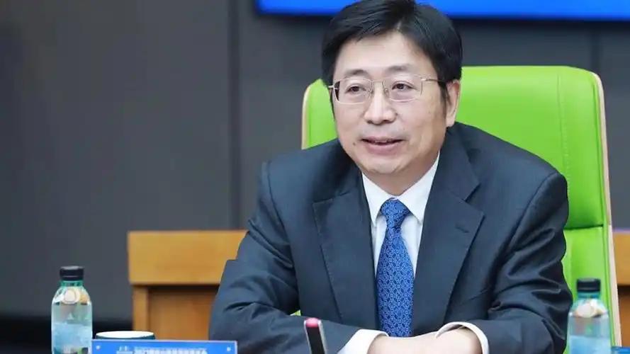 原贵州省委常委谭炯近日调任新职务，出任中国人保集团党委书记，他还曾先后任工行总行