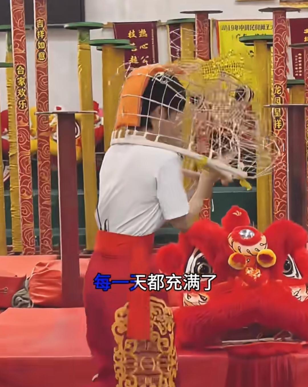 很可爱也很讨人喜欢，富二代是她的标签但视频这样才是真的她自己，努力又上进，不论做