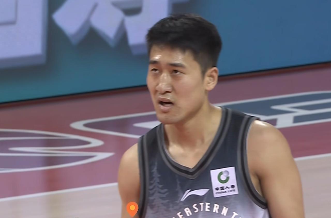 突发，姜伟泽被直接驱逐出场！CBA常规赛第36轮，一场没啥悬念的比赛，吉林队主