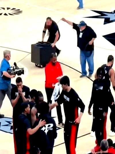 中国NBA首轮新秀篮板竟不如后卫！2025年第16顺位被灰熊选中后交易至