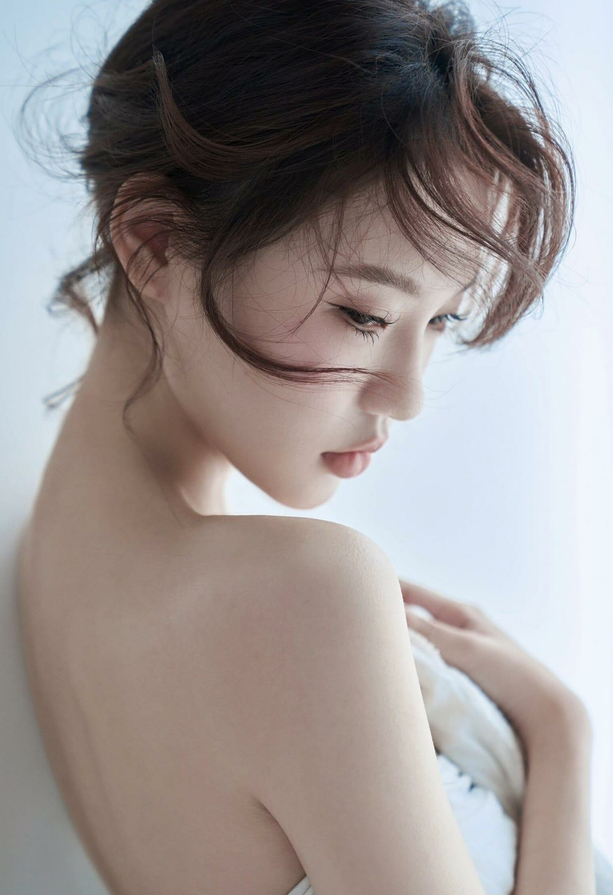 媳妇去出差，送机的女同事依依不舍。