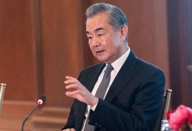 果然不出所料：柬泰刚刚停火，美国就来抢功了，幸亏王毅留了一手。 12月27日