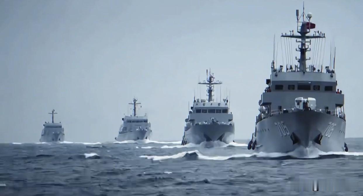 罕见大动作！百艘舰艇亮剑东海！日军高层急得团团转，美军航母却早已溜之大吉！