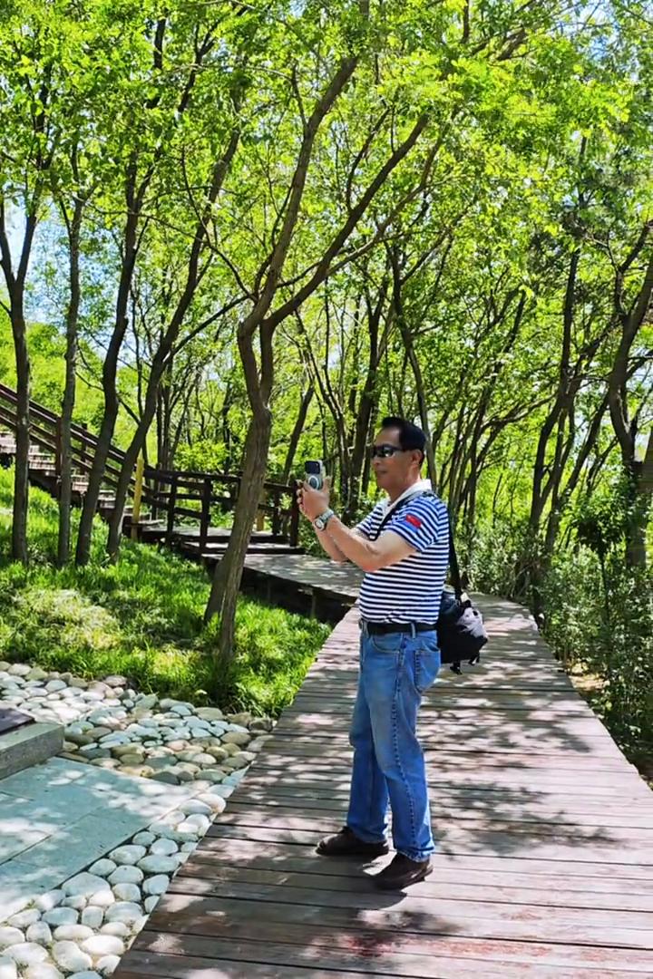 青岛浮山人民英雄纪念碑开采旧址。青岛海滨。