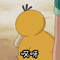 这coser确实很引人注目了身形与角色高度契合，道具精致到让人惊叹，站在人群中自