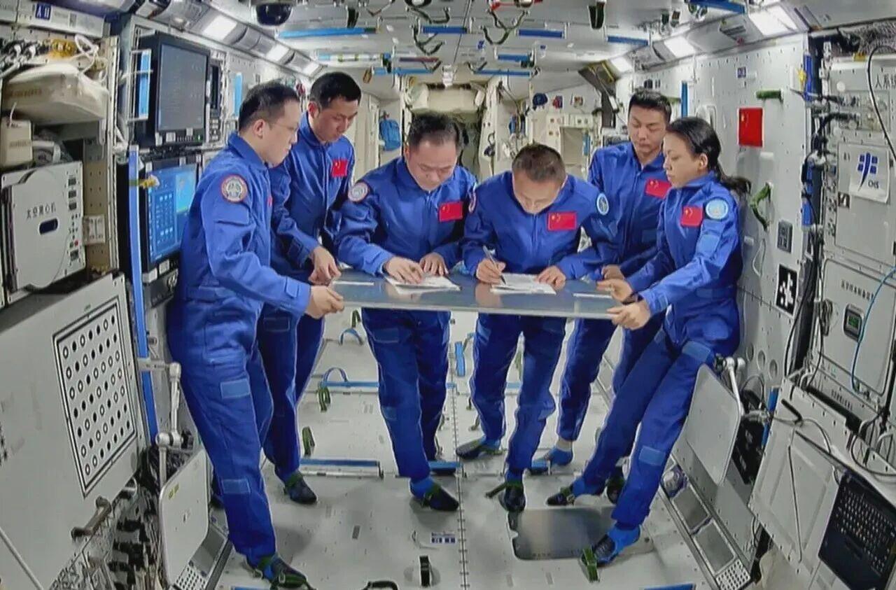 刚刚，中国空间站钥匙交接了！英雄要回家了！就在今天，太空传来好消息。神舟二十