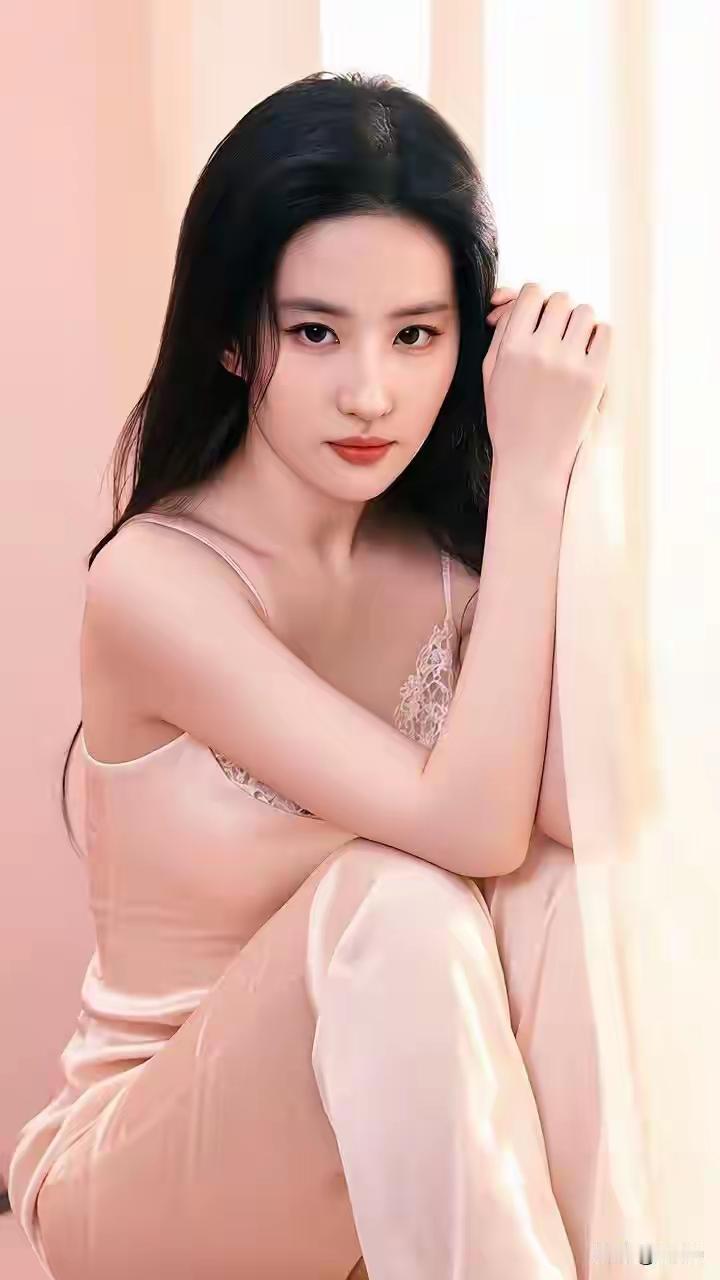 刘亦菲的颜值是不是被人们神化了?刘亦菲为啥被叫作刘天仙和神仙姐姐刘亦菲的巅峰