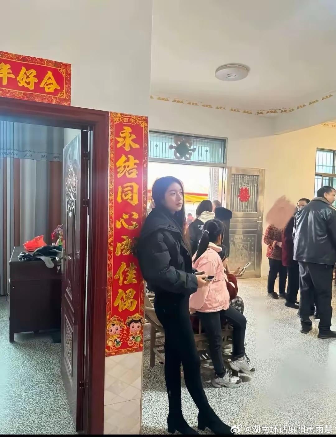 大批量商K女返乡潮来了，没结婚的男生一定要擦亮眼睛现在不少三四线城市的相亲市场上，突然冒出来一堆长相