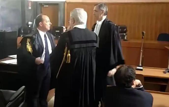 意大利逮捕中方顶尖工程师后送美，白宫长臂管辖再次成功，疑似和歼20雷达有关！