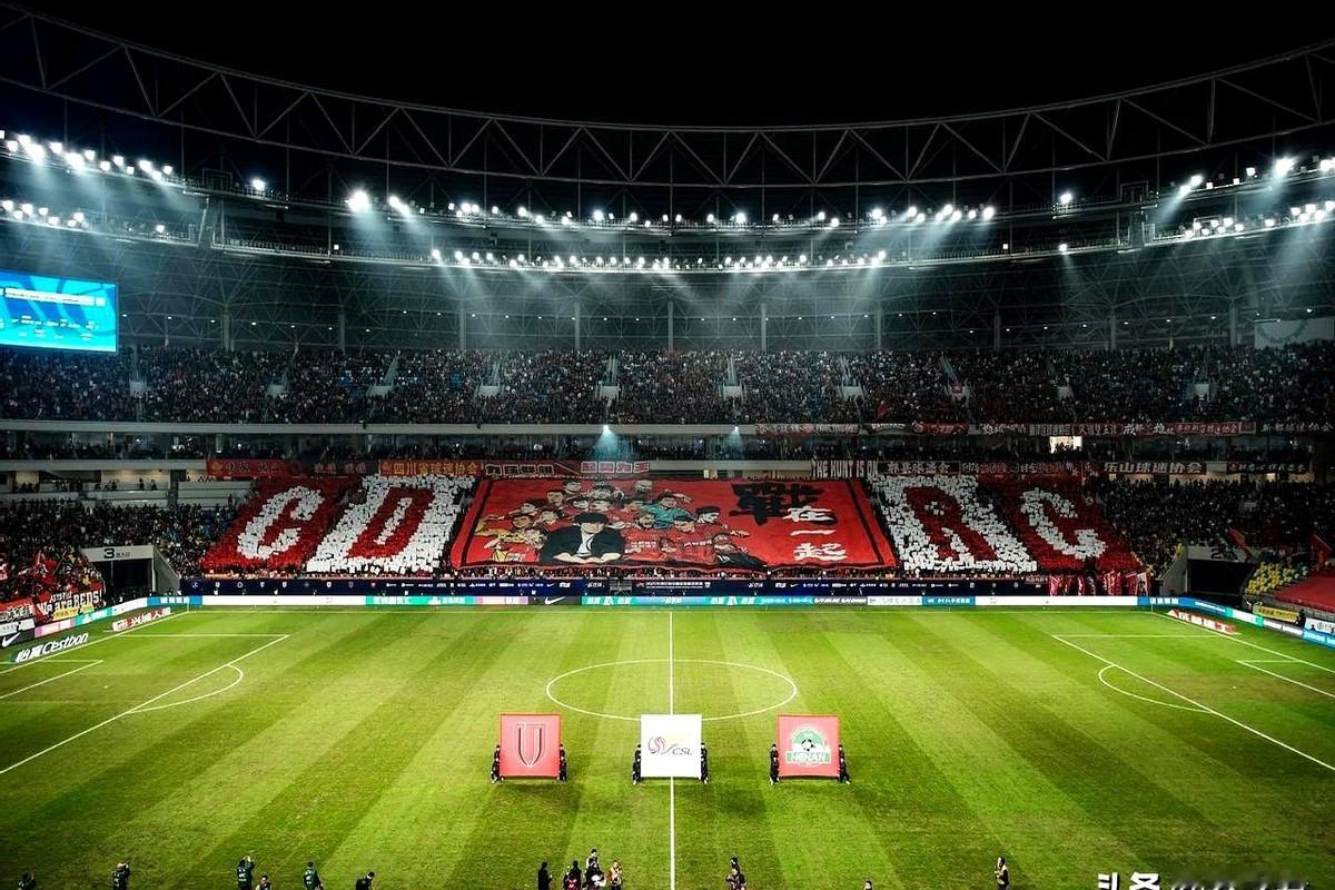 联赛只剩最后一轮，积分榜却像开盲盒，五个场景连续上演:海港输球不掉榜首，蓉城双杀