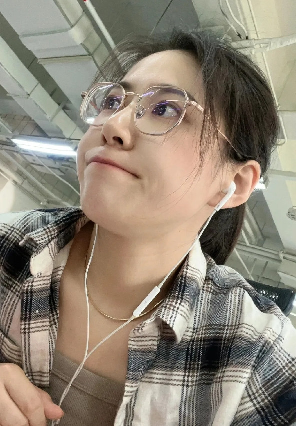 男朋友月薪6万，一年只送我一个礼物，我选3万块的包他说我拜金男朋友月薪5万