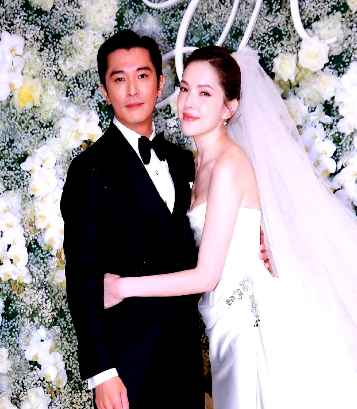 41岁许玮甯跟44岁邱泽结婚，她把最好的八年青春给了一个人，那人红了却闭