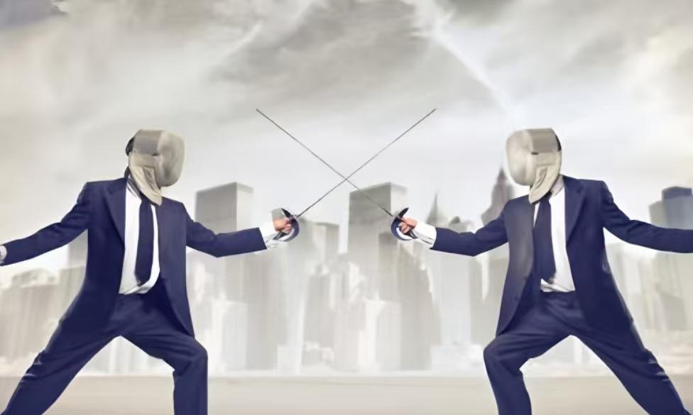 中国的白左，说起来，可能还不如西方的白左。人家西方白左虽然圣母，但他们真敢割自己