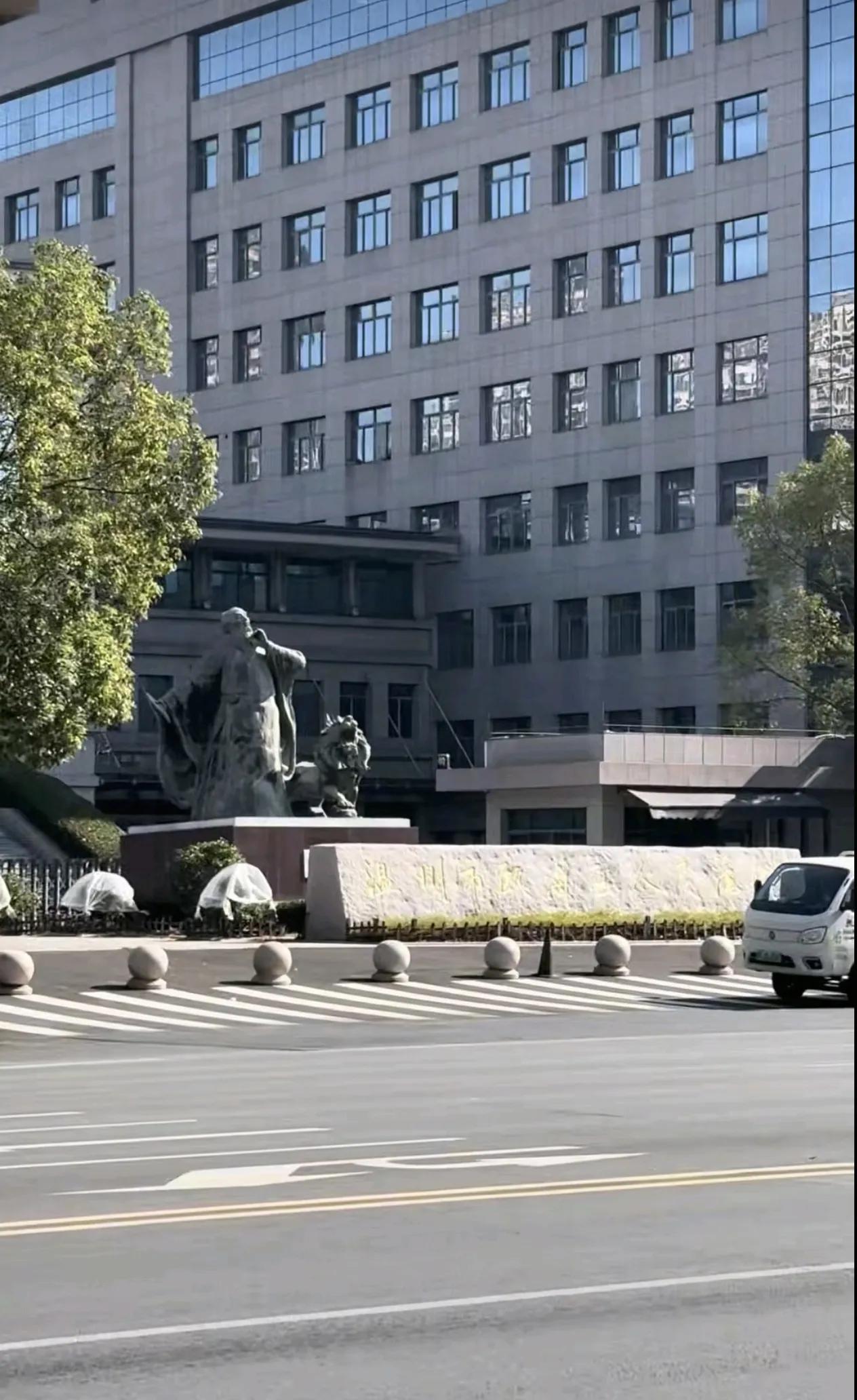 12月26日，浙江温州。民警杨顺敏涉嫌寻衅滋事案件的辩护律师发布视频，本案件已经