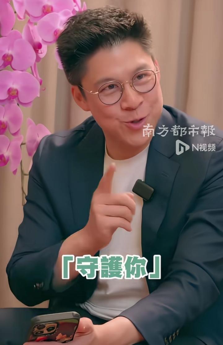 真的甜到心坎里！💑霍启刚在香港专访里荧幕首次献唱，专门选了郭晶晶最爱的《童话