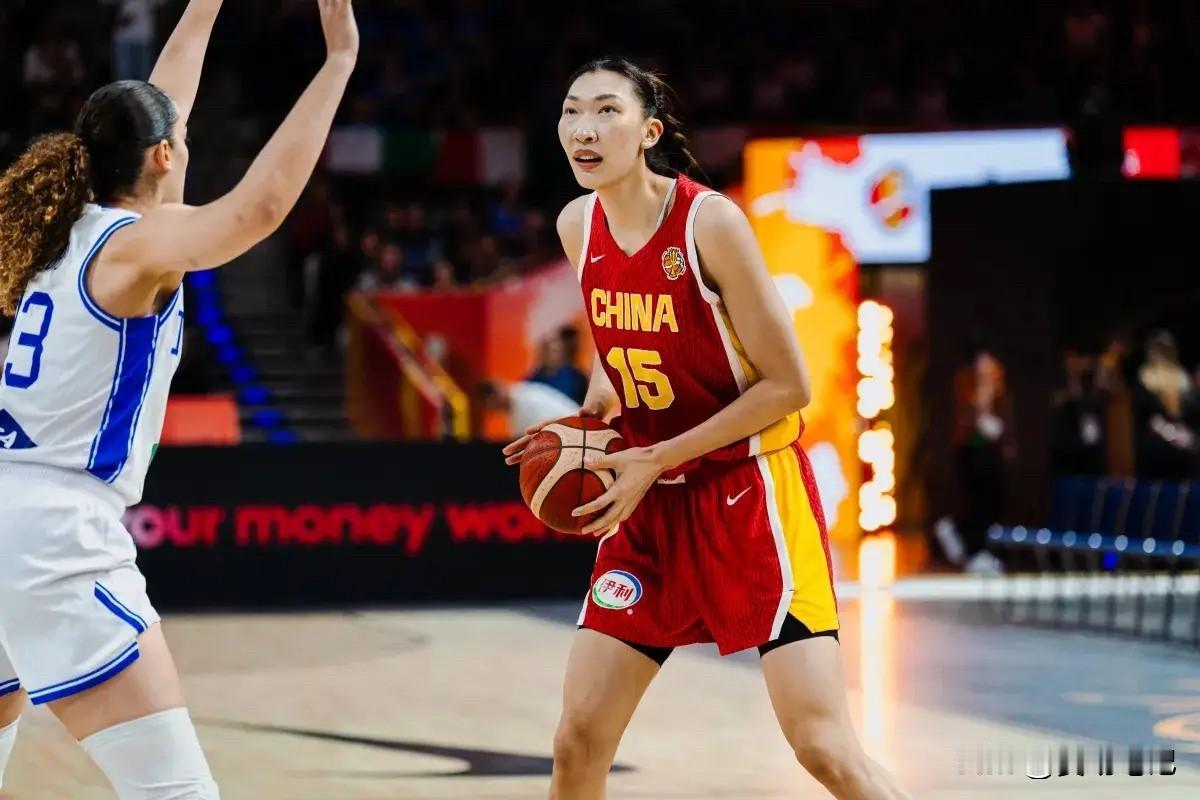 中国女篮：自信，果断，坚决！意大利女篮：教练懵圈，球员懵圈！韩旭，中国女篮