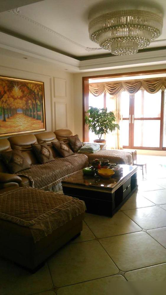 十年前拒借的那十几万，成了如今进不去的门。当年买房缺钱，亲生父母捂紧了给小儿