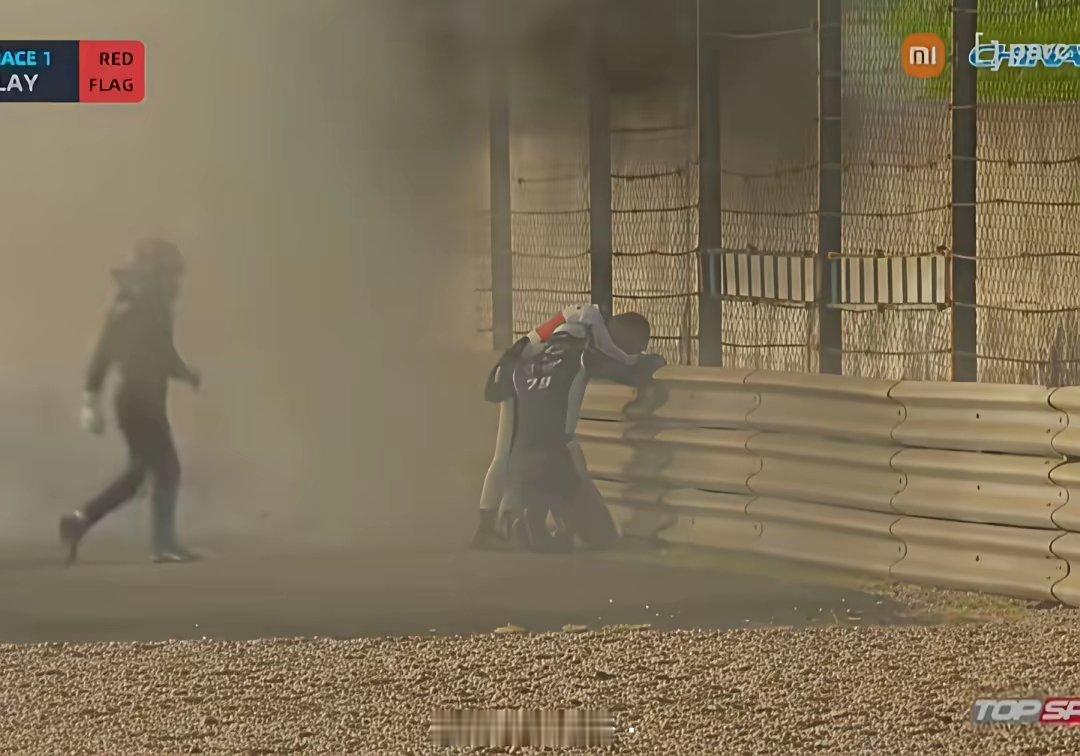33号车手杨百杰的爆料事故另一方、610Racing车队33号车手杨百杰赛后通