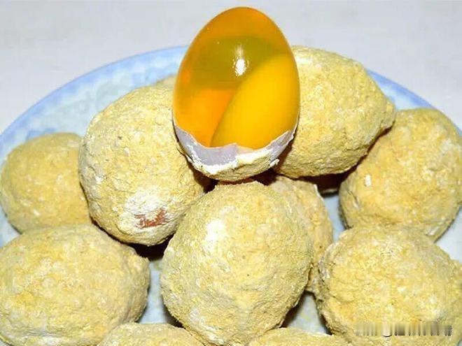 皮蛋并非“毒蛋”，无铅皮蛋可安心食用谈及皮蛋，它常被贴上含铅、致癌、化工产物
