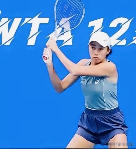 今日凌晨结束的一场WTA125昂热站女单第二轮比赛，36岁的中国金花张帅以1-6