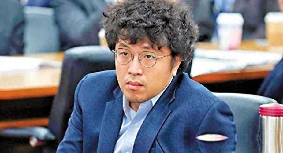 真没想到，一向喜欢在镜头前慷慨激昂、教别人怎么拿枪抵抗的沈伯洋，这次被美媒给结结