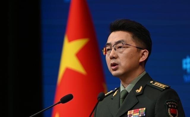 奉劝所有中国人，务必要做好心理准备。央视军事频道最近反复在提醒，国防部也把话说得