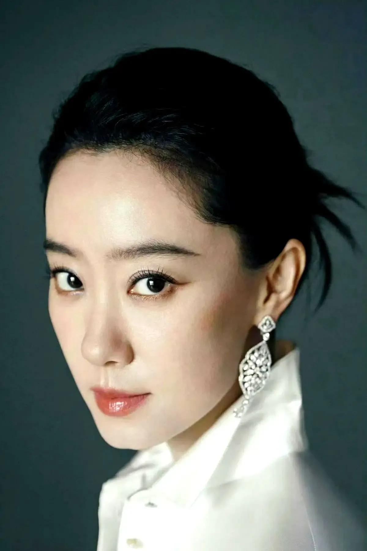 ​​​《你好，李焕英》票房54.13亿《热辣滚烫》票房33.88亿上映6天，