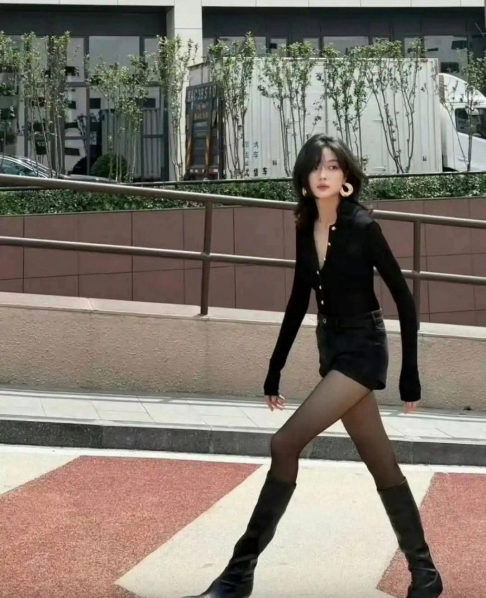 孙千和关晓彤谁的身材更突出？