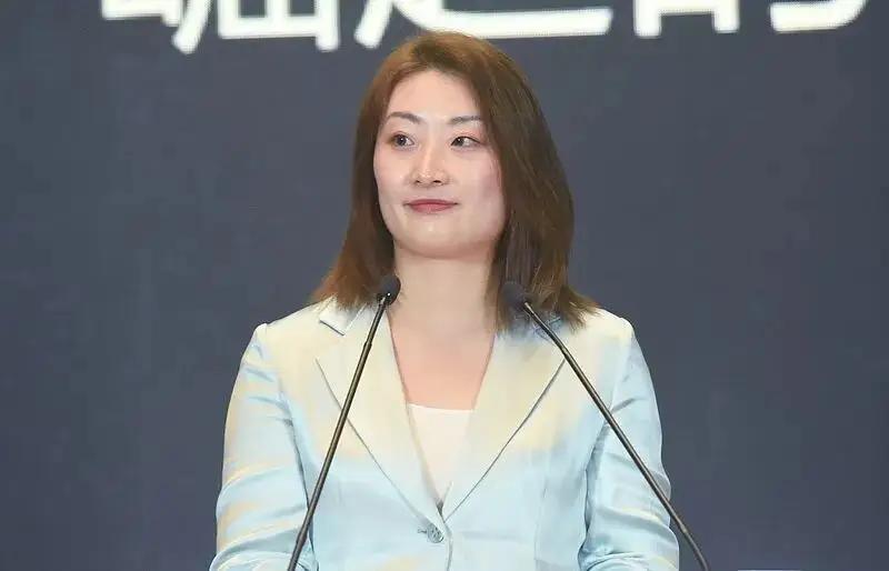 宗馥莉重新启用“娃哈哈”品牌，娃哈哈的内部博弈又出现了大反转！宗馥莉又赢了！
