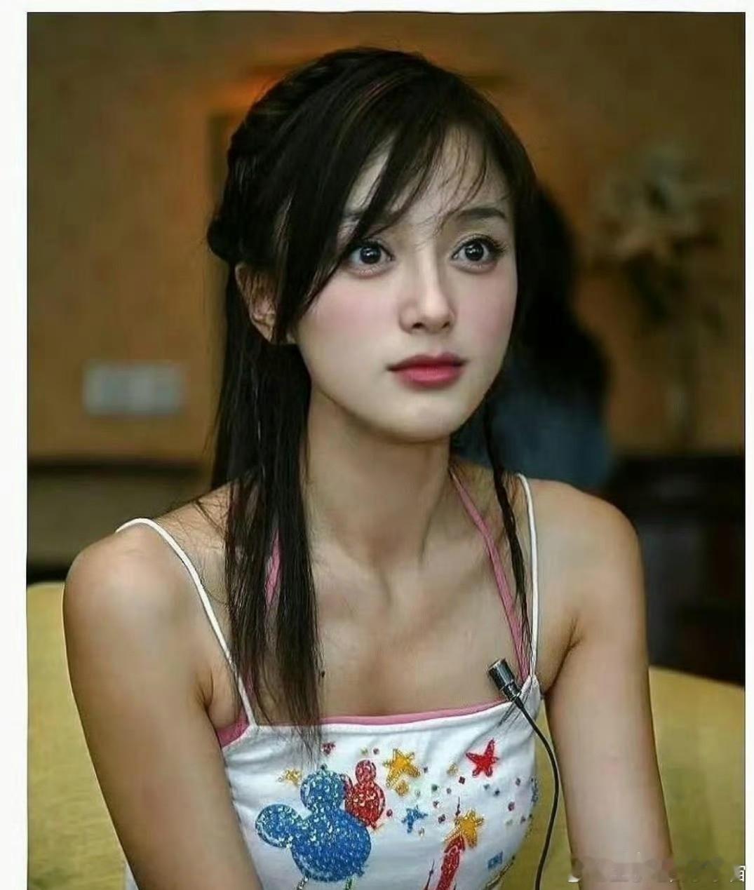 秦岚这张早期照片真的绝了，美到我心巴上啦