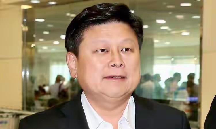 傅堒萁连任总召的障碍清除了，蓝党党团7号上午废除了“总召只能连选连任一次”的规定