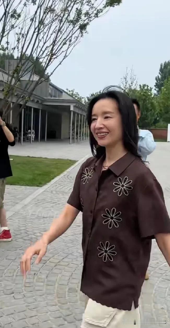 董洁是唯一敢于素颜出镜的明星，是充满自信的明星董洁＃明星＃娱乐圈