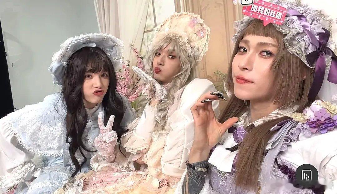 谁敢想，这是过年唱大貔貅那仨哥们儿