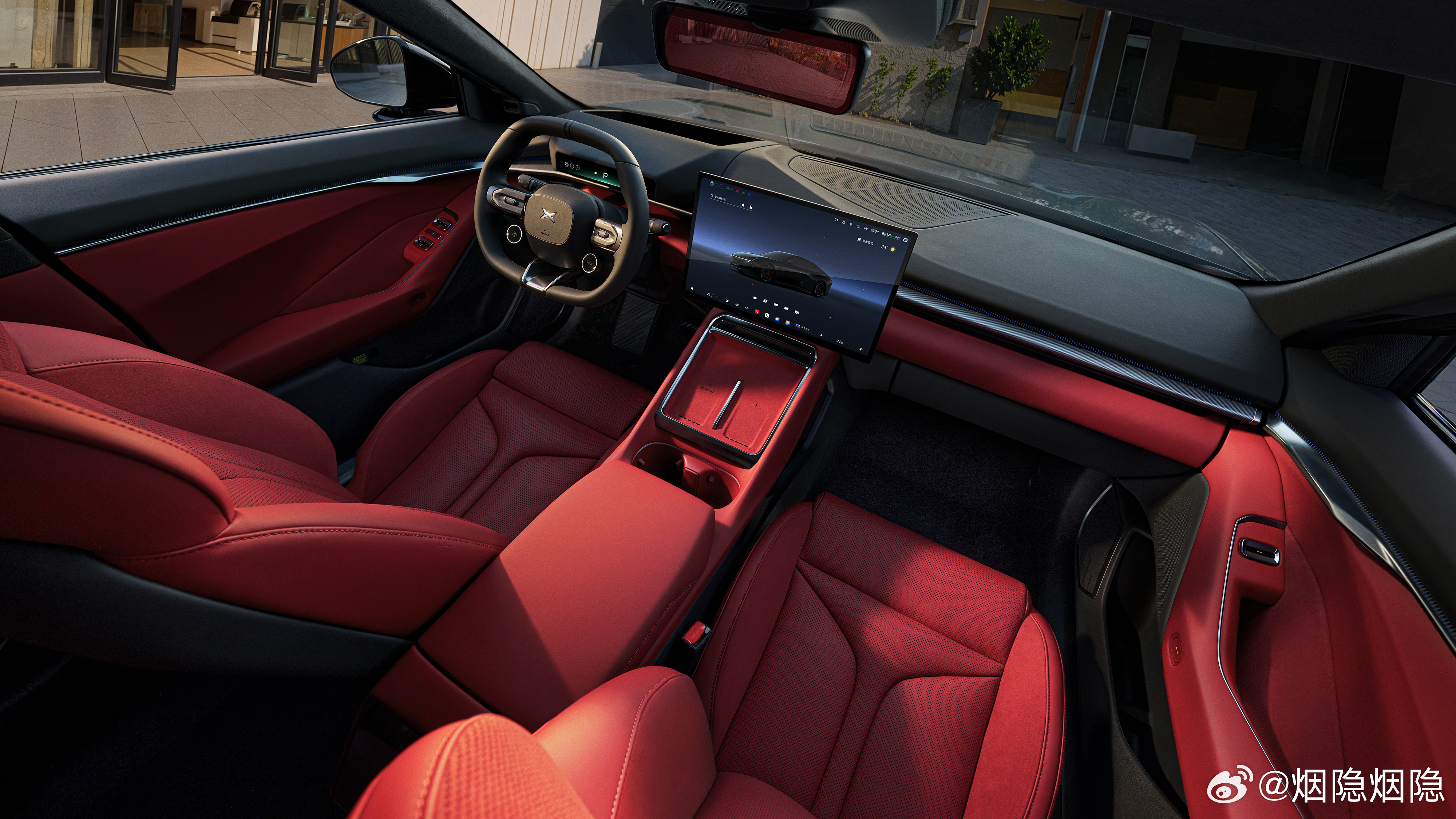 【鹏子今天很硬，喜不喜欢？】刚刚剧透的P7引力红，这个内饰颜色的名字取得很应景，