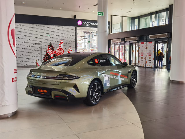 对小米SU7的喜爱，已经蔓延到海外借助宽松的出口政策小米SU7在白俄罗斯也卖