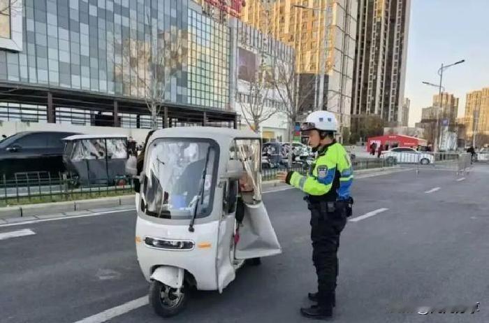 郑州的朋友们注意了！最近，郑州交警部门宣布了一项重磅决定：从现在起到2026年3