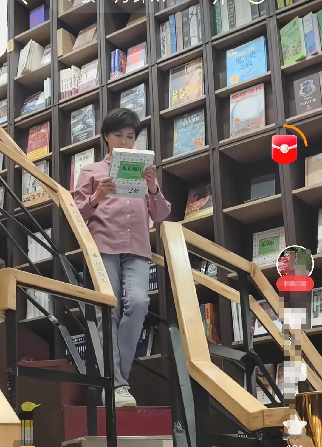 敬一丹突发脑出血前2个月，她还在爬上爬下查资料做节目。退休后的敬一丹是根本闲