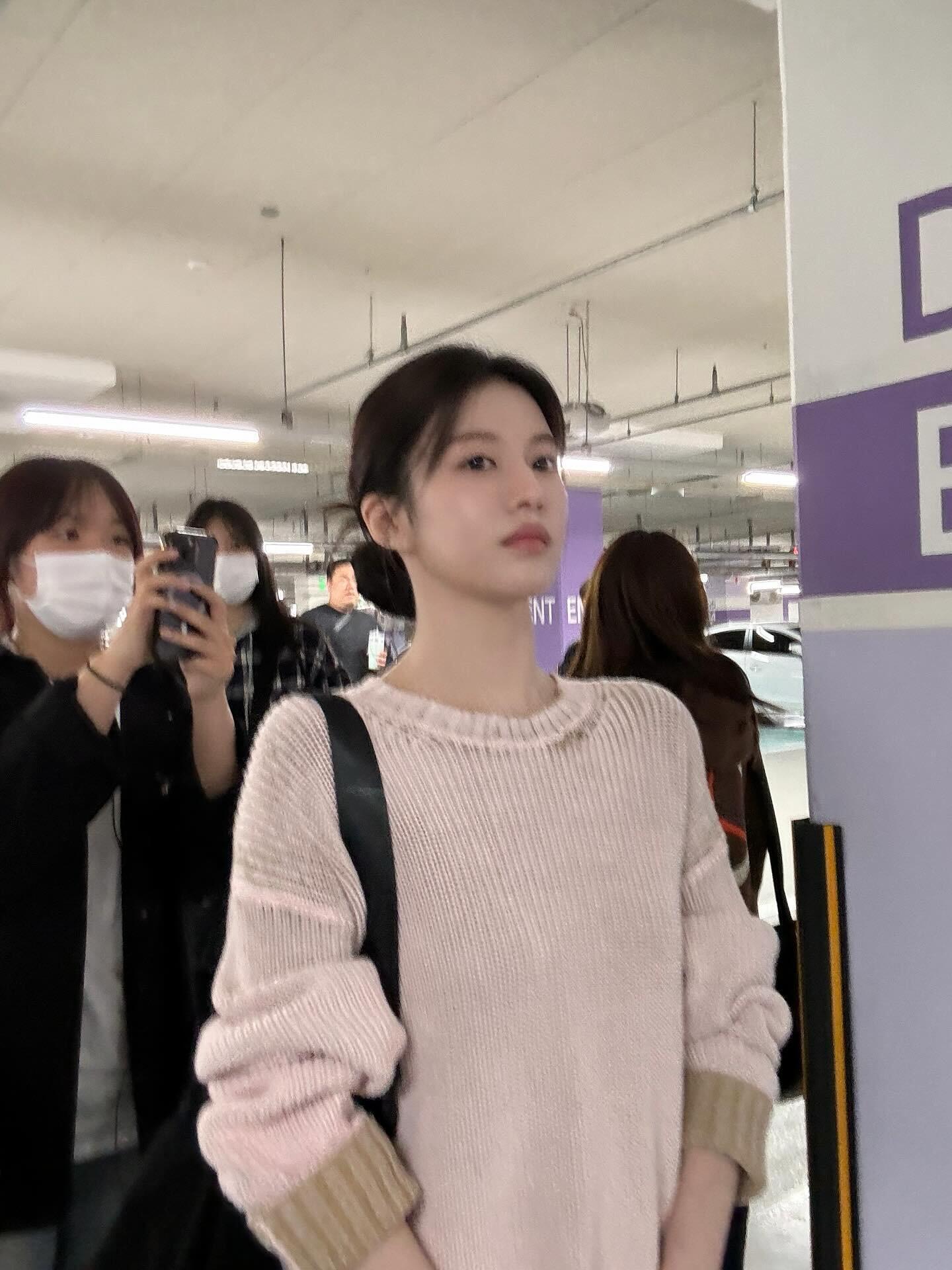 一张在任何场景下都小小的毫无瑕疵的脸（高允真​​​