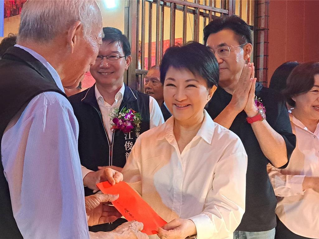 军购预算有解？跟郑丽文会面，卢秀燕晚间参加活动全程笑咪咪国民党防务特别条例预算