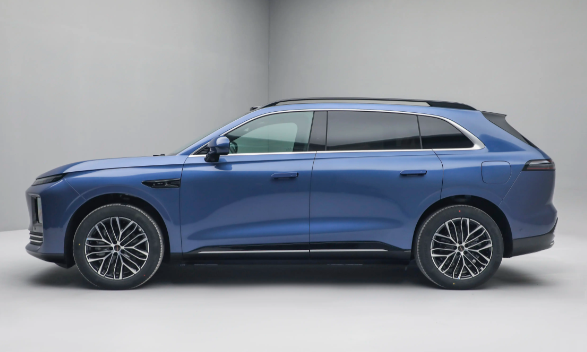 奇瑞电池大会，讲得东西不少，个人印象深刻的是奇瑞说一年内要把混动车油耗干到1升多