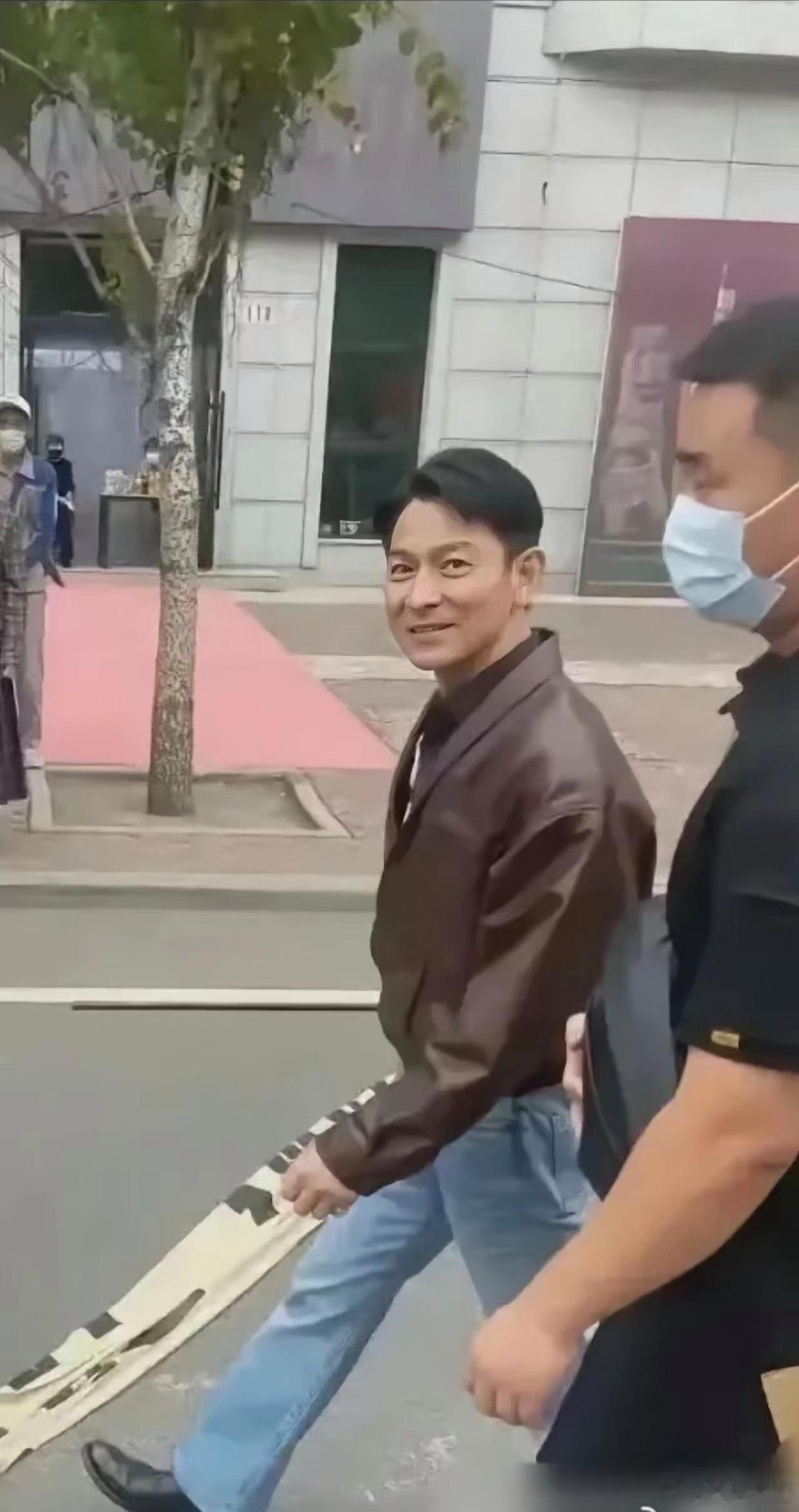 这应该是刘德华最想删的照片吧