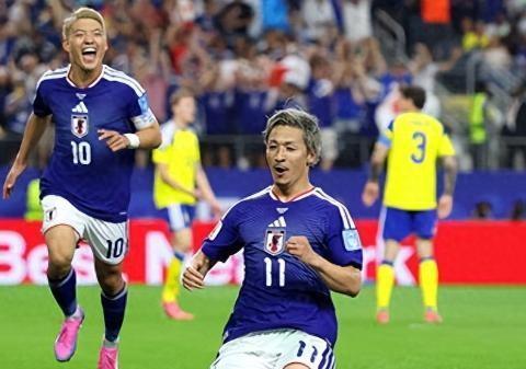 6月26日这场日本对阵瑞典的小组赛收官战，表面上看就是一场普通的平局，但稍微往深